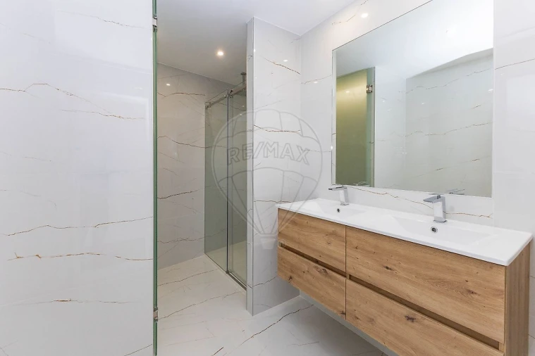 Apartamento T4 para Venda em Silvalde Foto 25