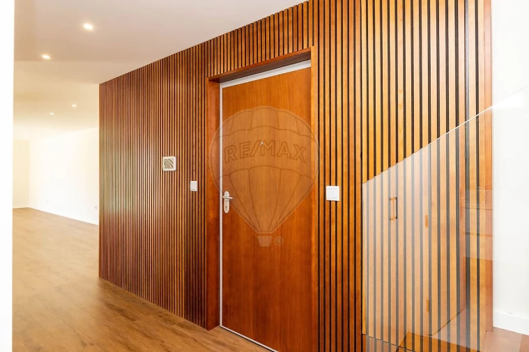 Apartamento T4 para Venda em Silvalde Foto 47