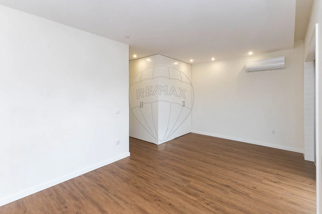 Apartamento T4 para Venda em Silvalde Foto 24