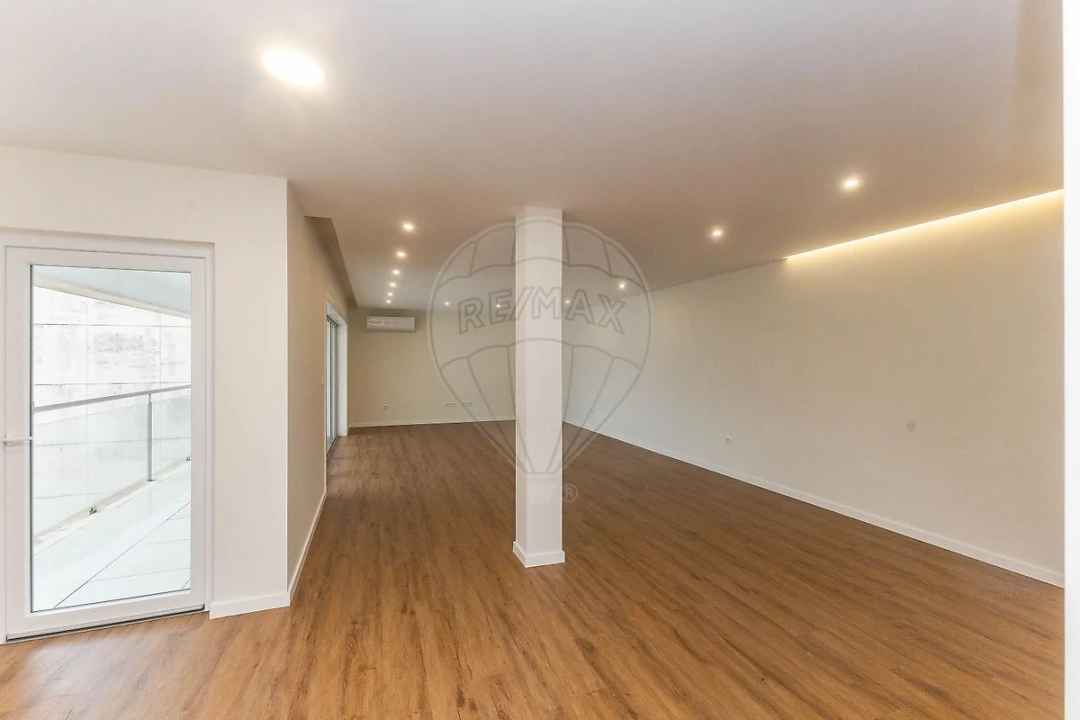 Apartamento T4 para Venda em Silvalde Foto 16