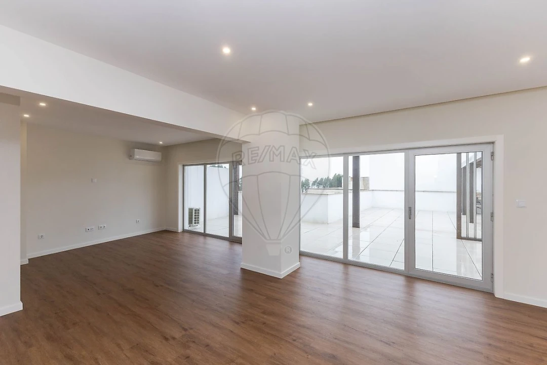 Apartamento T4 para Venda em Silvalde Foto 39