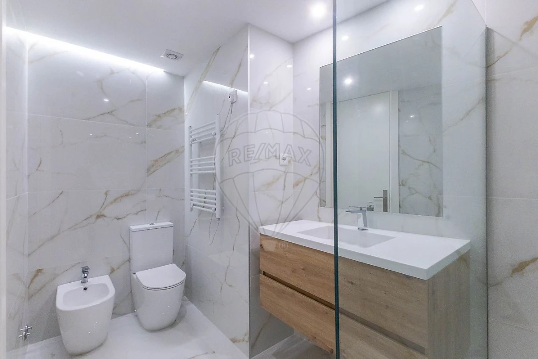 Apartamento T4 para Venda em Silvalde Foto 31