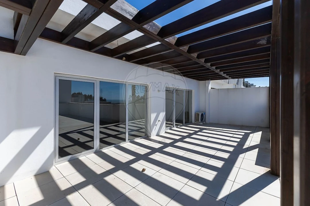 Apartamento T4 para Venda em Silvalde Foto 4