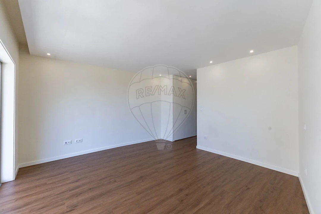 Apartamento T4 para Venda em Silvalde Foto 17