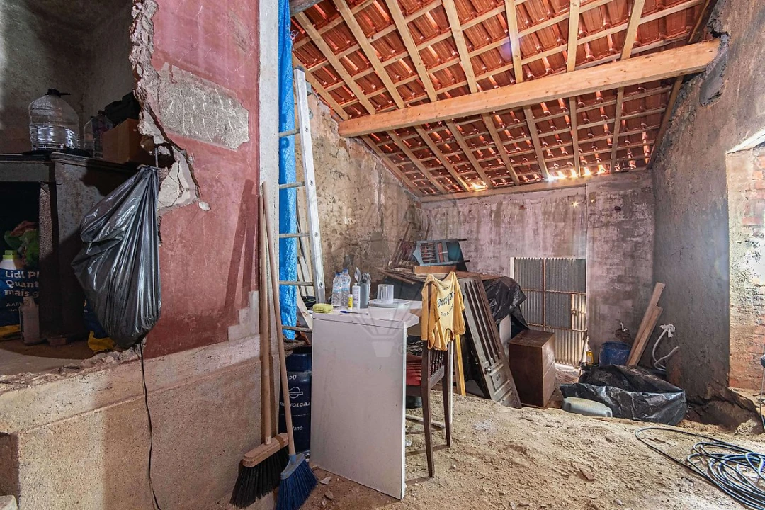 Moradia T2 para Venda em Vila Verde dos Francos Foto 9