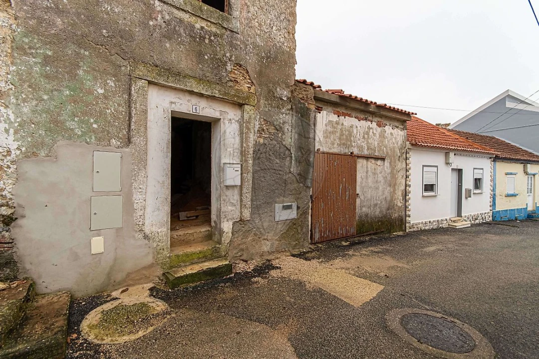 Moradia T2 para Venda em Vila Verde dos Francos Foto 13