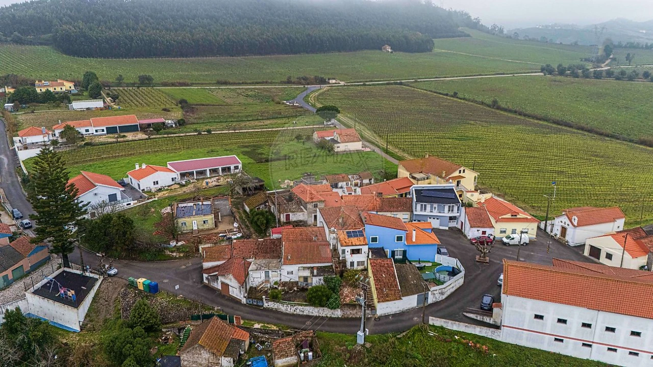 Moradia T2 para Venda em Vila Verde dos Francos Foto 21