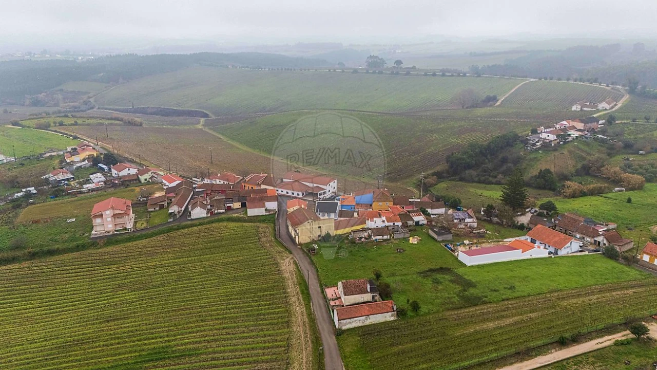 Moradia T2 para Venda em Vila Verde dos Francos Foto 22