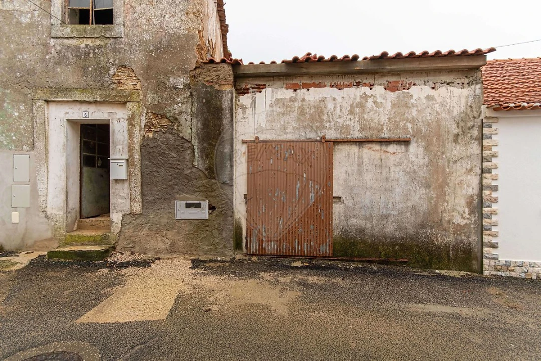 Moradia T2 para Venda em Vila Verde dos Francos Foto 12