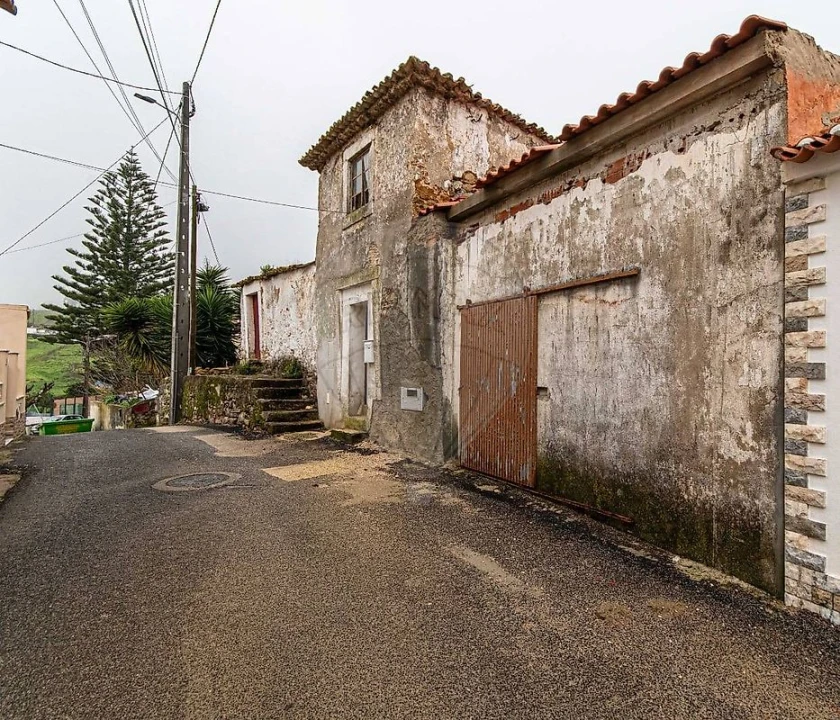 Moradia T2 para Venda em Vila Verde dos Francos Foto 2