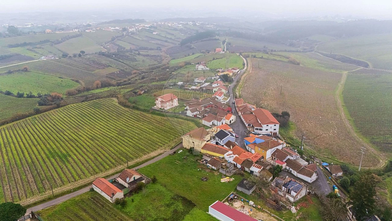 Moradia T2 para Venda em Vila Verde dos Francos Foto 24