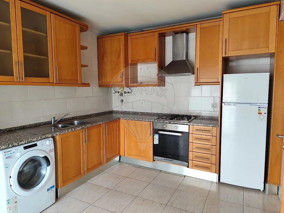 Apartamento T3 para Venda em Azambuja Foto 4