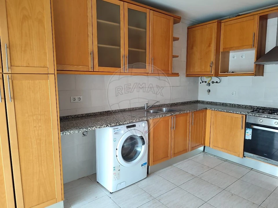 Apartamento T3 para Venda em Azambuja Foto 5