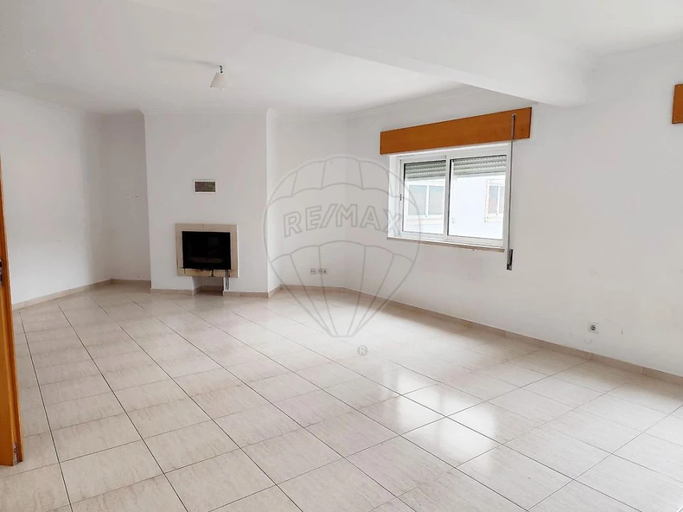 Apartamento T3 para Venda em Azambuja Foto 2