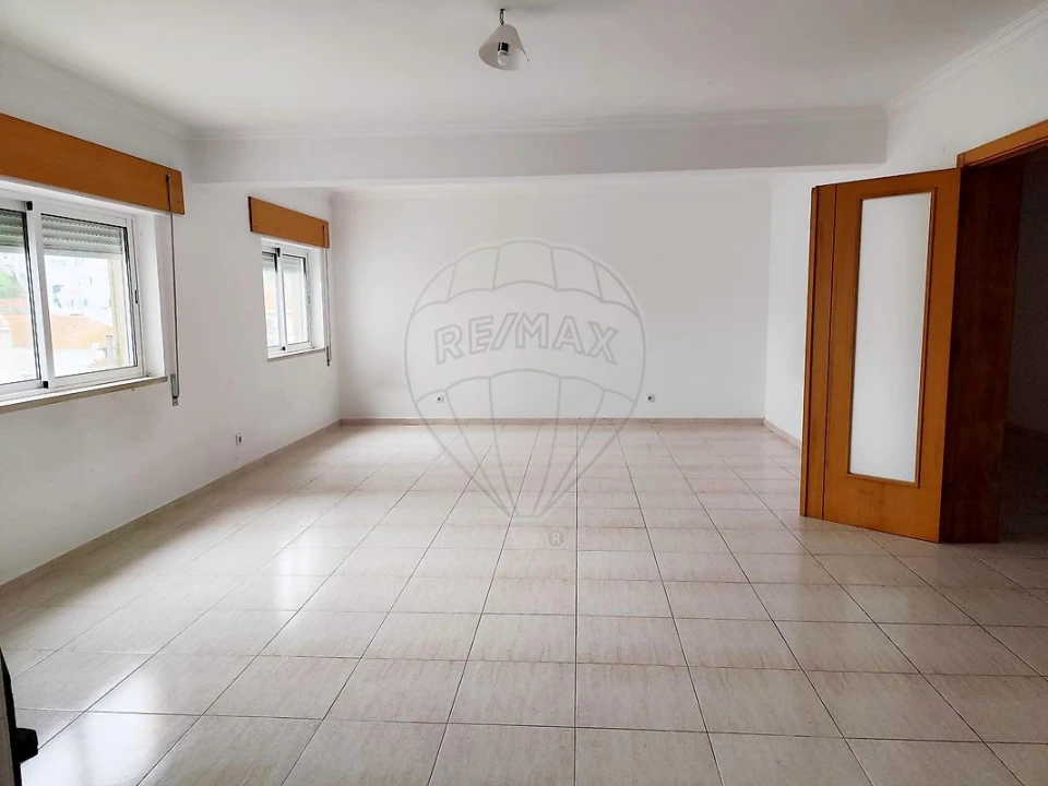 Apartamento T3 para Venda em Azambuja Foto 3