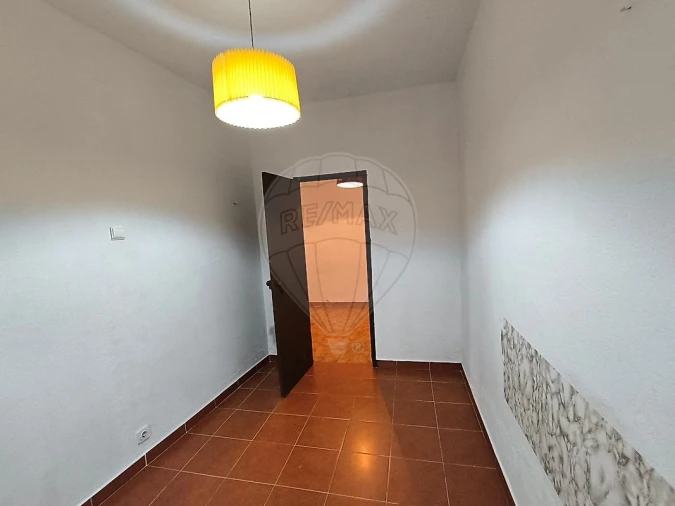 Moradia T2 para Venda em Abrã Foto 26