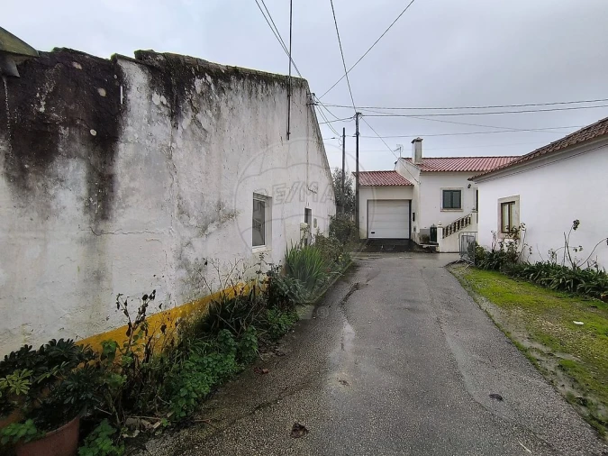 Moradia T2 para Venda em Abrã Foto 32