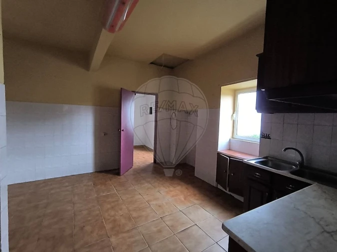 Moradia T2 para Venda em Abrã Foto 16