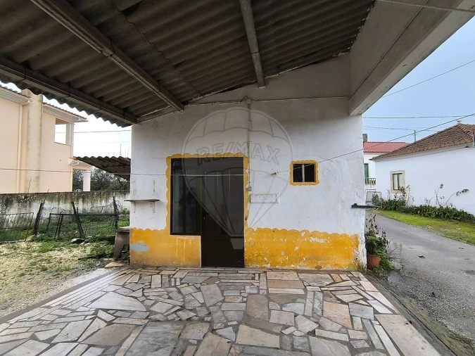 Moradia T2 para Venda em Abrã Foto 9