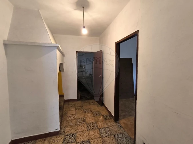 Moradia T2 para Venda em Abrã Foto 5