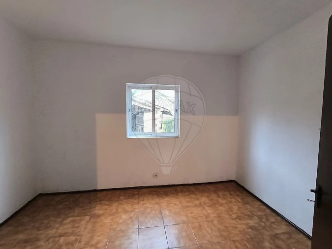 Moradia T2 para Venda em Abrã Foto 6