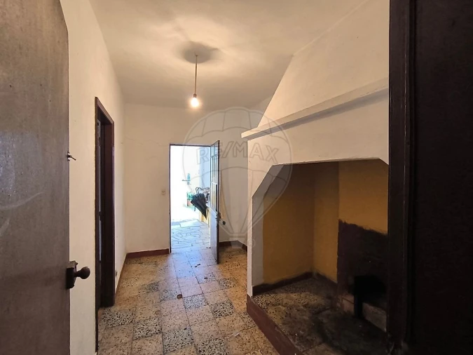 Moradia T2 para Venda em Abrã Foto 8