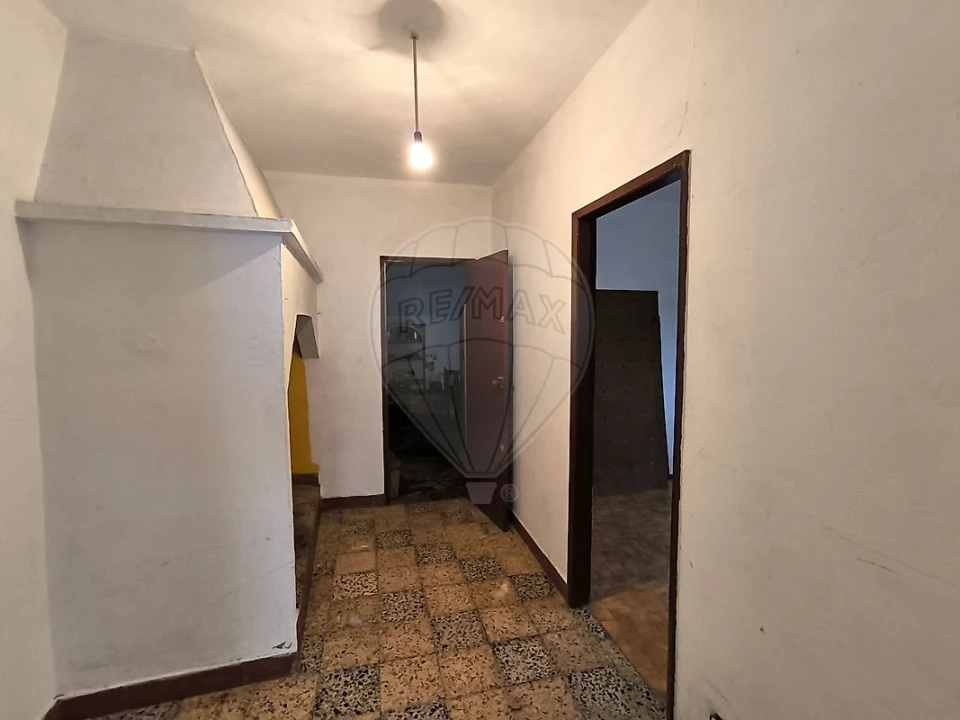 Moradia T2 para Venda em Abrã Foto 5