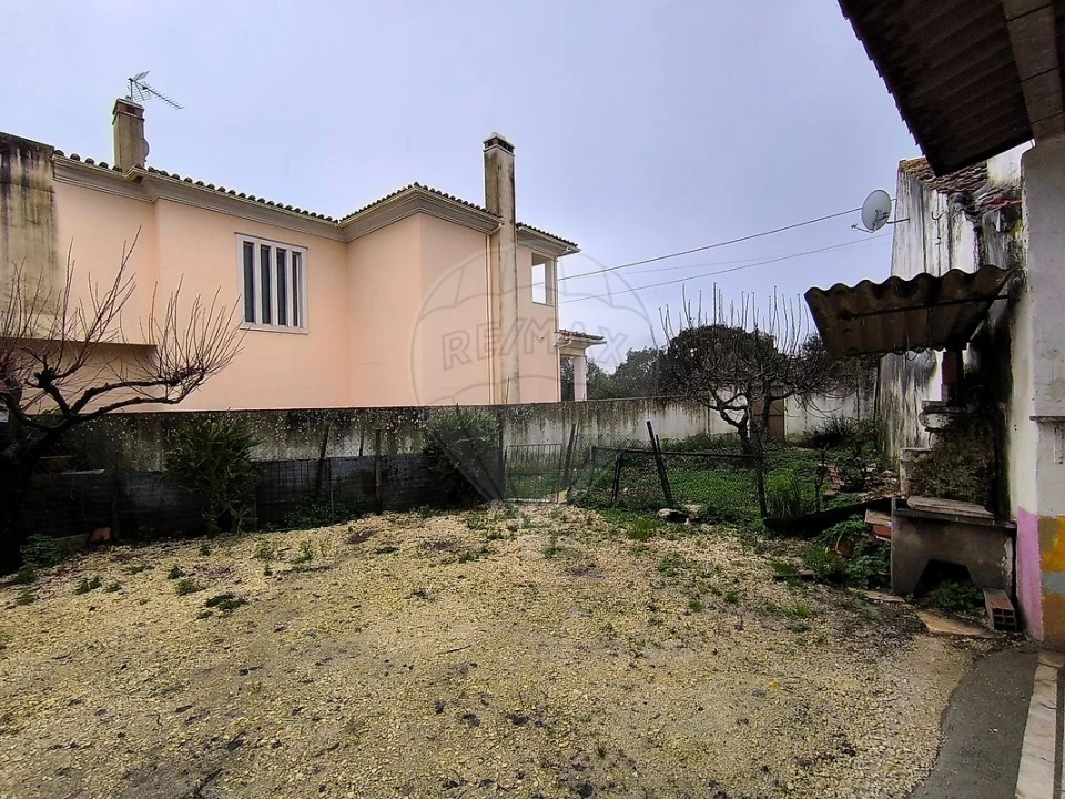 Moradia T2 para Venda em Abrã Foto 12