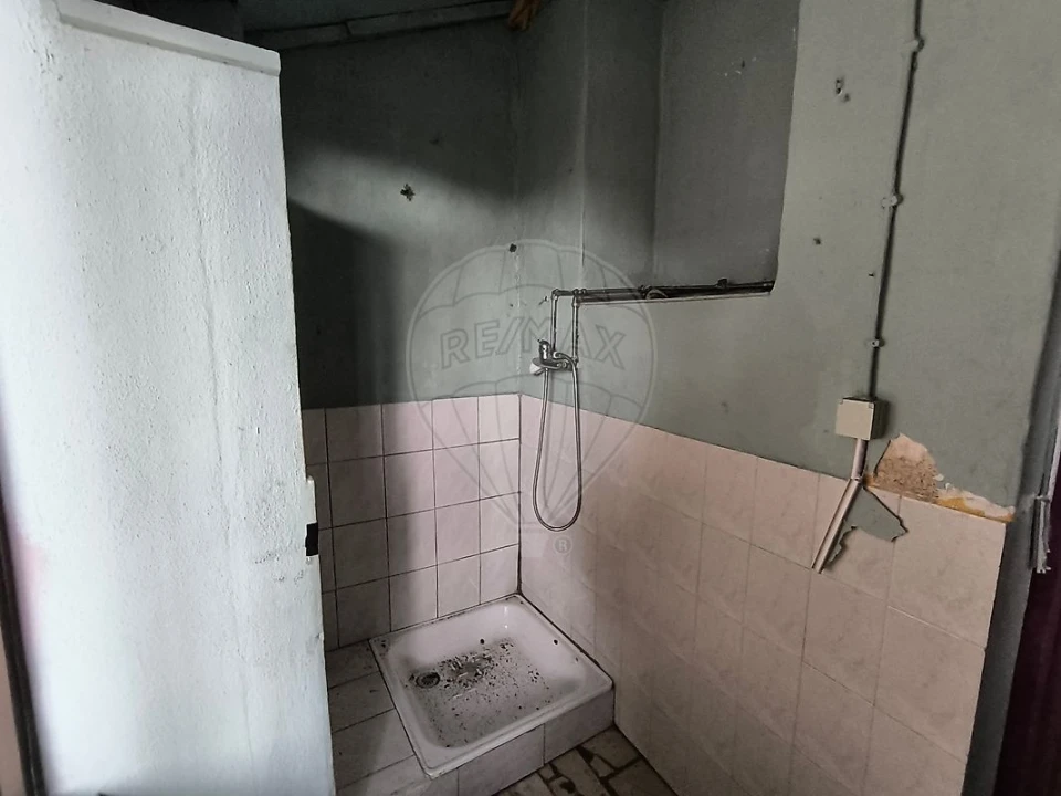 Moradia T2 para Venda em Abrã Foto 13