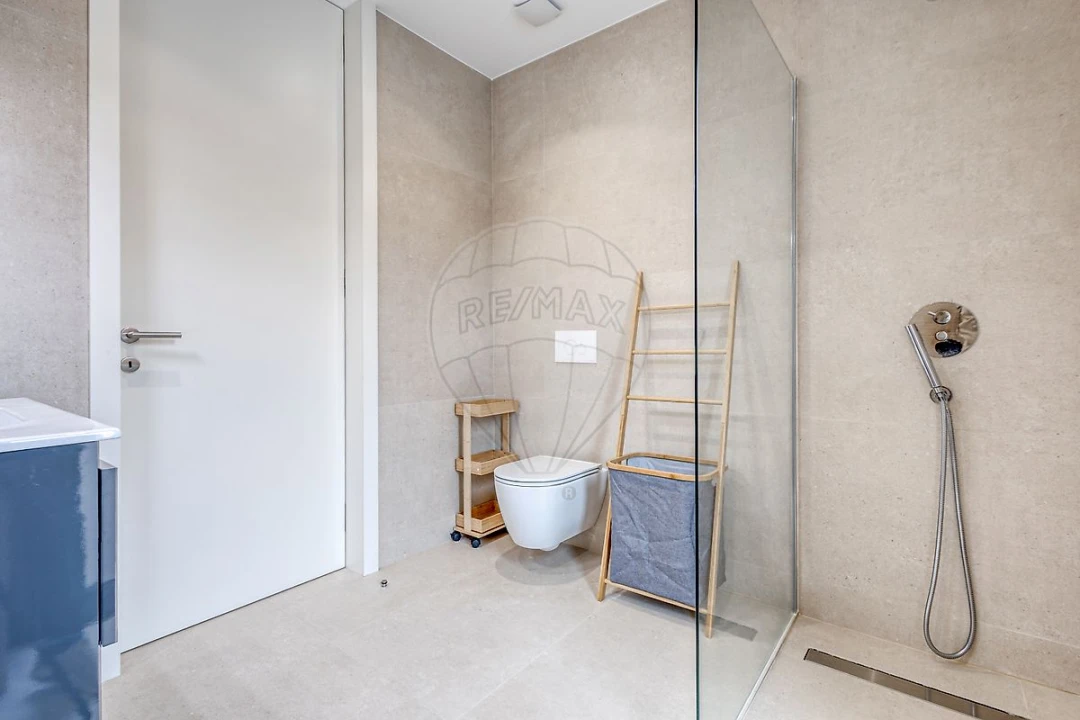 Apartamento T3 para Venda em Paços de Ferreira Foto 8