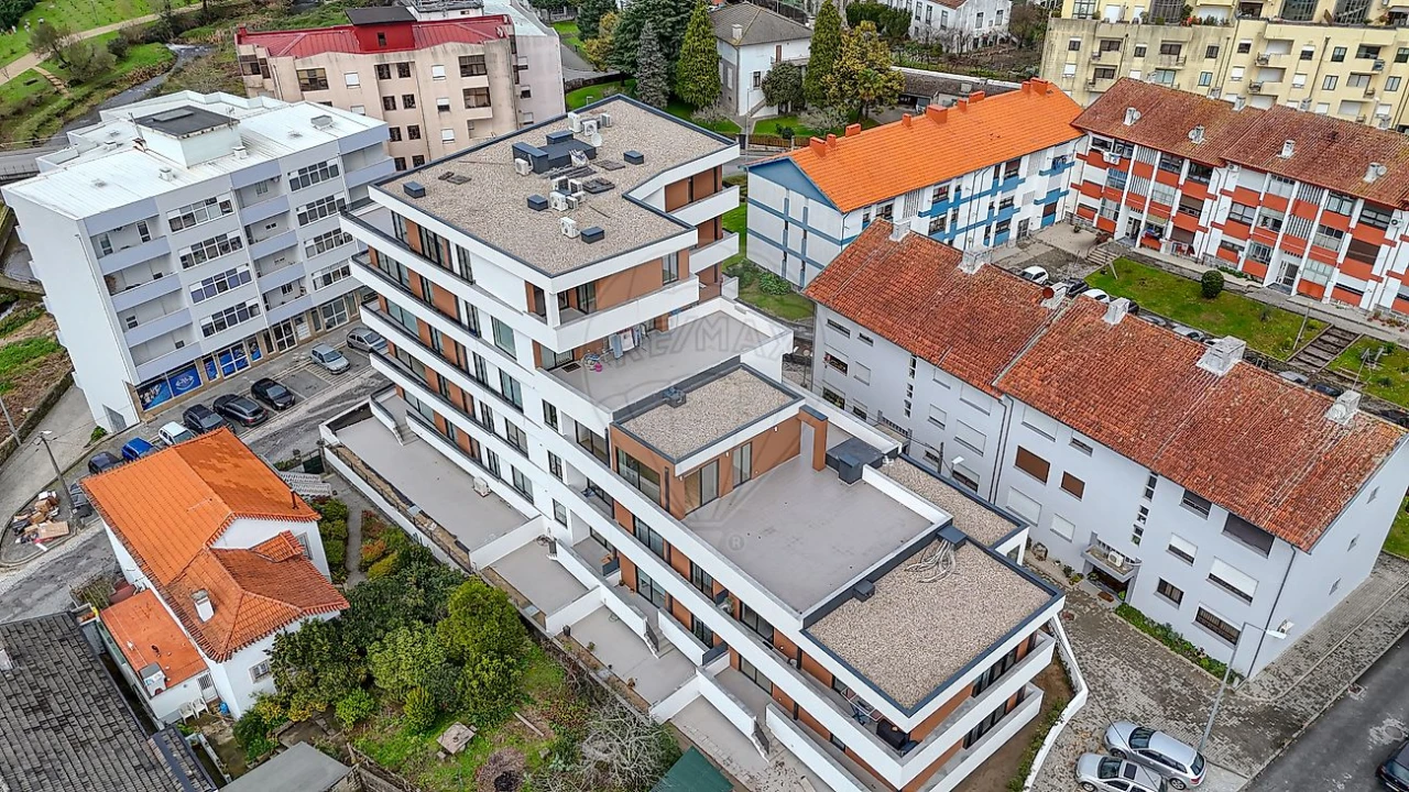 Apartamento T3 para Venda em Paços de Ferreira Foto 10