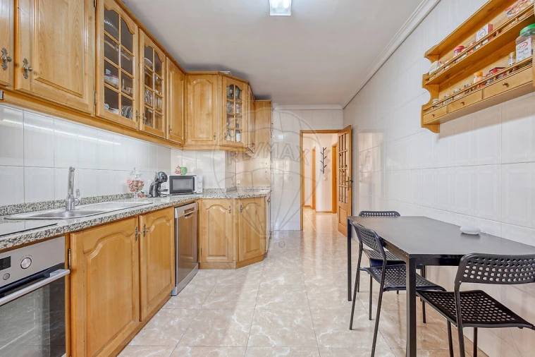 Apartamento T3 para Venda em Mozelos Foto 8