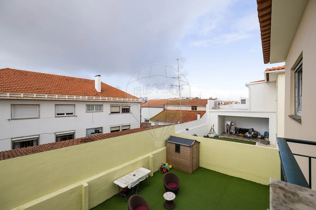 Moradia T4 para Venda em São Domingos de Rana Foto 21