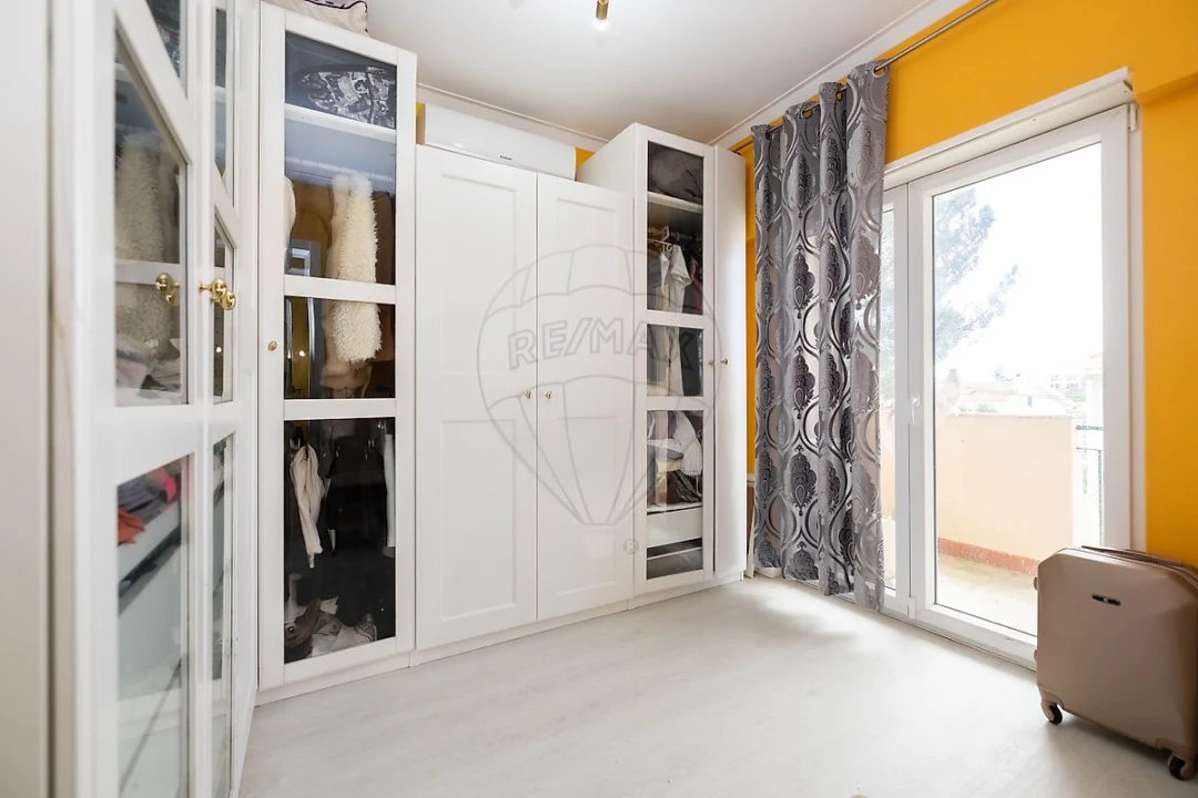 Moradia T4 para Venda em São Domingos de Rana Foto 4