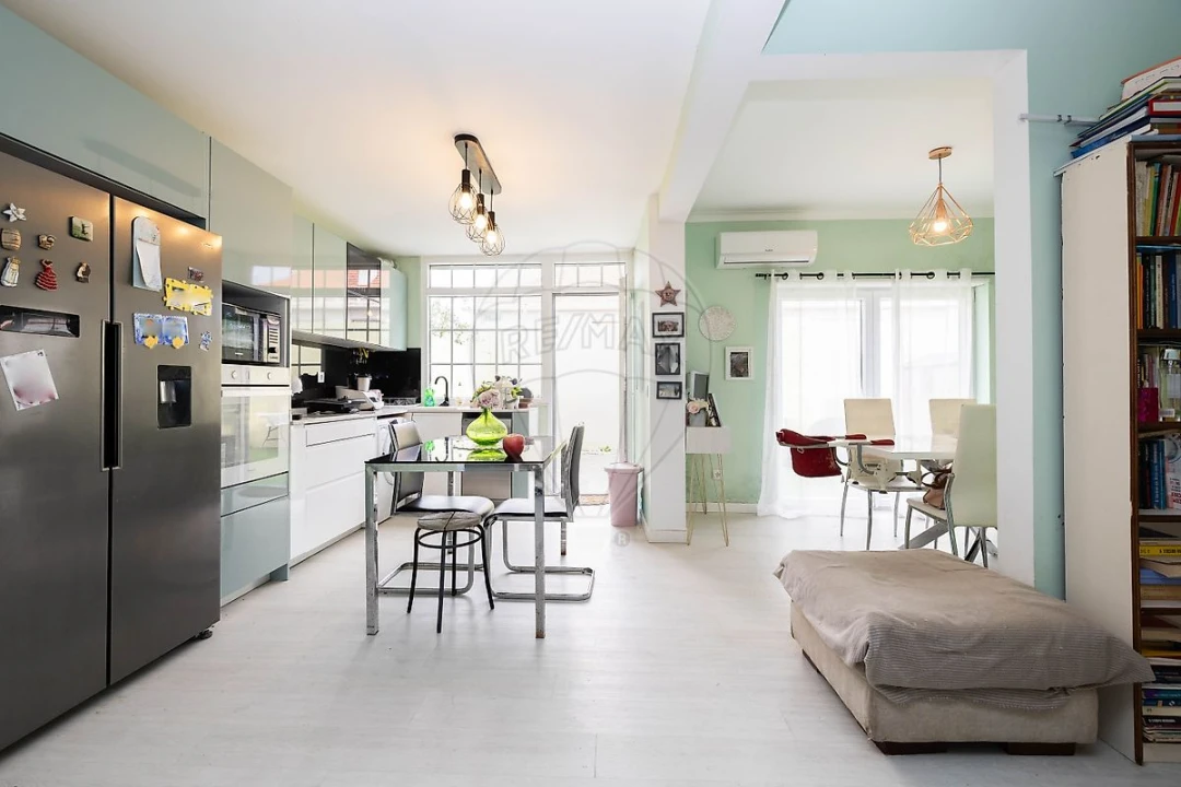 Moradia T4 para Venda em São Domingos de Rana Foto 2