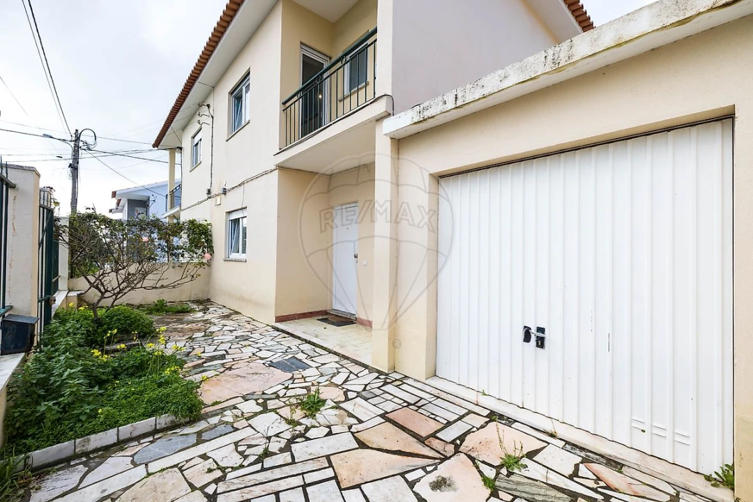 Moradia T4 para Venda em São Domingos de Rana Foto 29