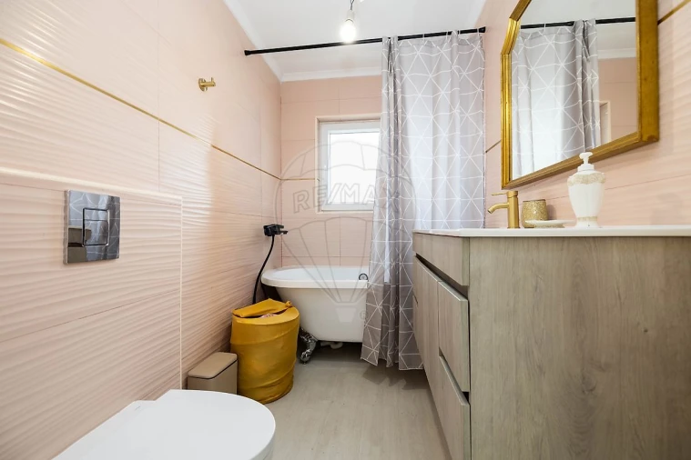 Moradia T4 para Venda em São Domingos de Rana Foto 31