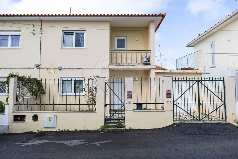 Moradia T4 para Venda em São Domingos de Rana Foto 27