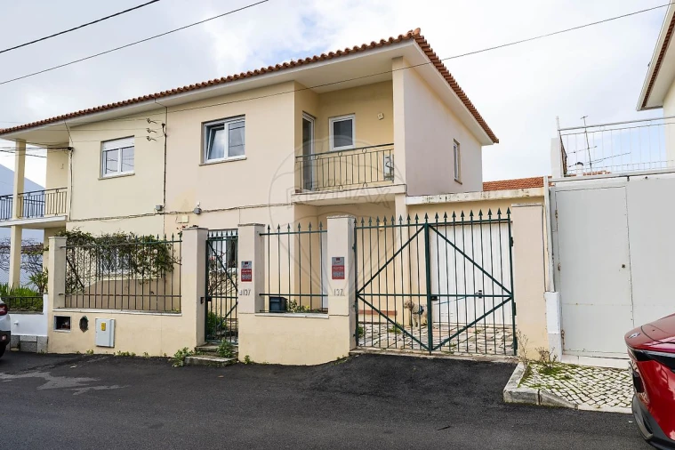 Moradia T4 para Venda em São Domingos de Rana Foto 30