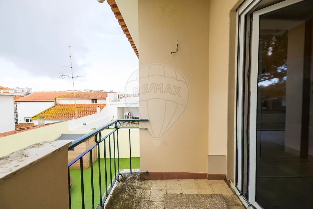 Moradia T4 para Venda em São Domingos de Rana Foto 19