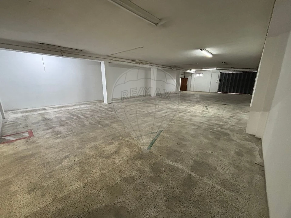 Armazém para Arrendamento em Ermesinde Foto 4