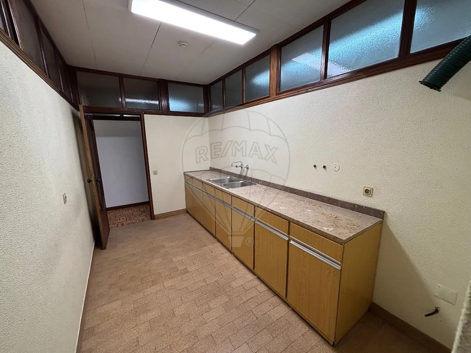 Armazém para Arrendamento em Ermesinde Foto 11