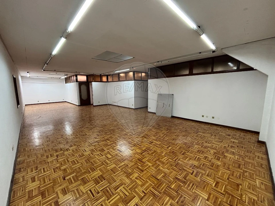 Armazém para Arrendamento em Ermesinde Foto 12