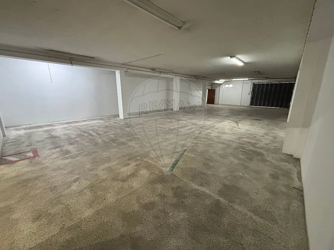 Armazém para Arrendamento em Ermesinde Foto 4