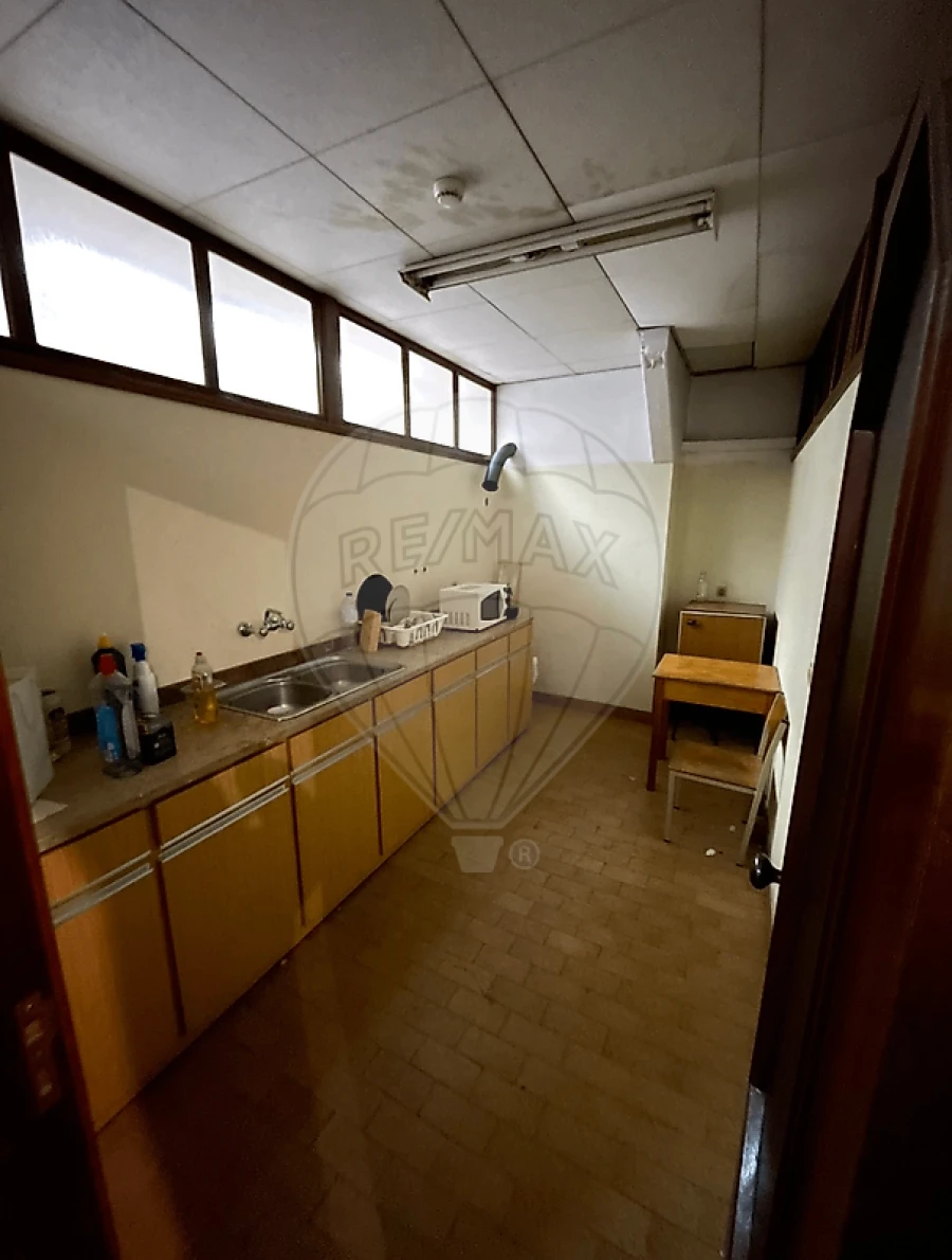 Armazém para Arrendamento em Ermesinde Foto 2