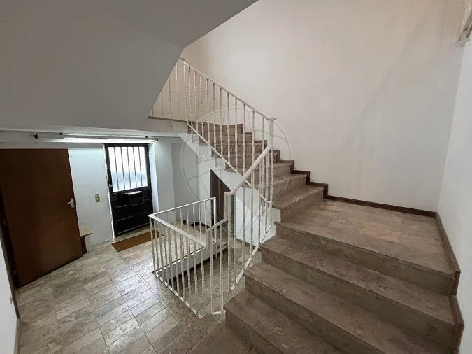 Armazém para Arrendamento em Ermesinde Foto 2