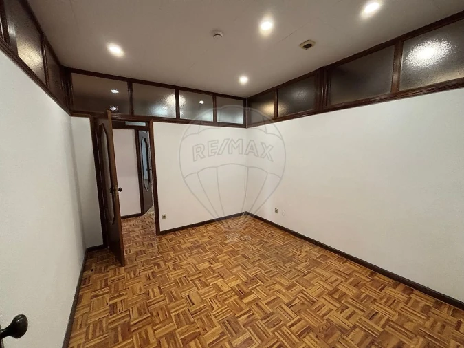 Armazém para Arrendamento em Ermesinde Foto 9