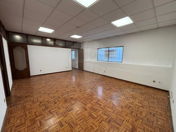 Armazém para Arrendamento em Ermesinde Foto 14