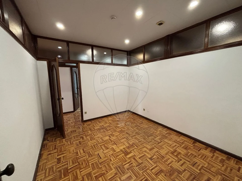 Armazém para Arrendamento em Ermesinde Foto 9