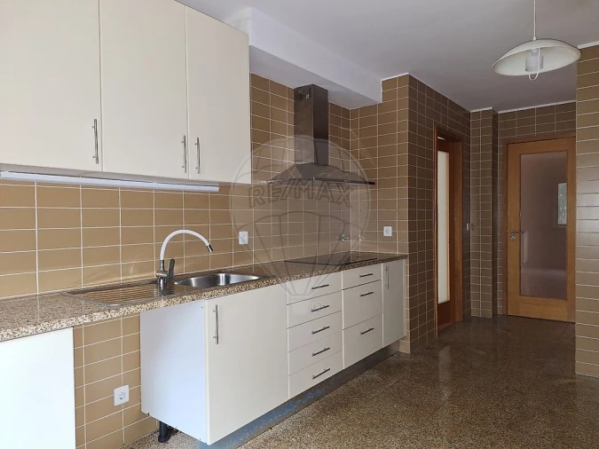 Apartamento T3 para Venda em Moreira Foto 9